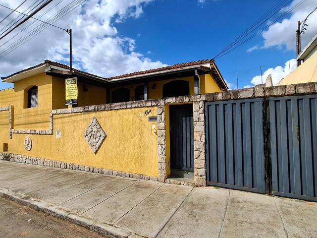 #188 - Casa para Venda em Muzambinho - MG - 2